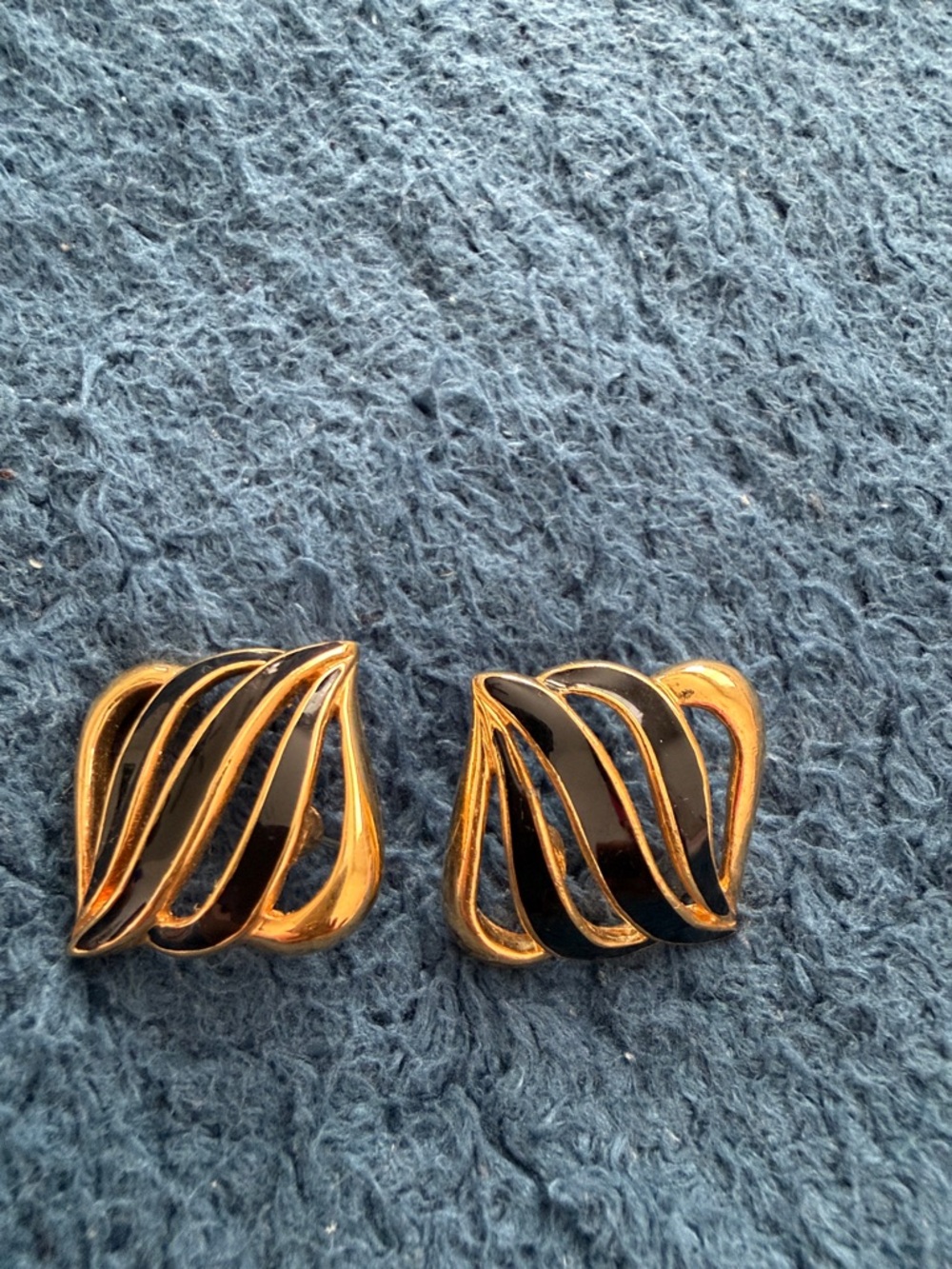 Gold and Black Enamel Women's Statement Brooch - Picture 2 of 2